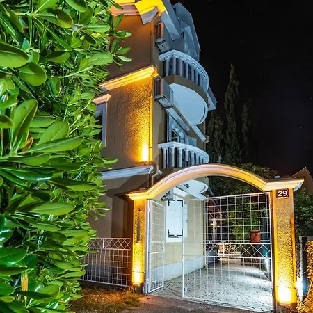 Hostel Budva *