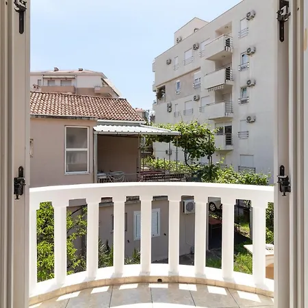Hostel Budva